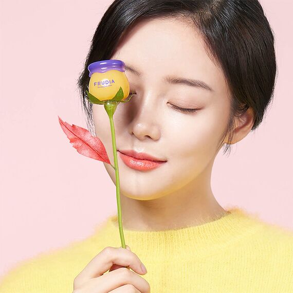 Бальзам для губ увлажняющий Черника и мед Frudia Blueberry Hydrating Honey Lip Balm, 10 мл, изображение 9